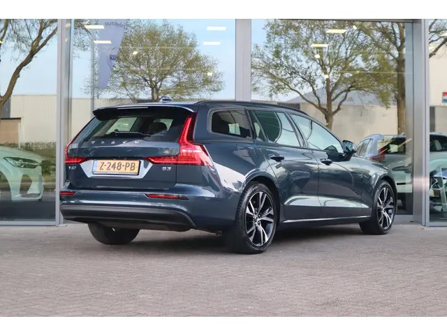 Volvo V60 2.0 B3 Essential Edition 2024 Benzine 5