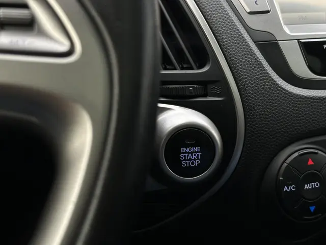 Hyundai ix35 2.0i Active 2012 Benzine 18