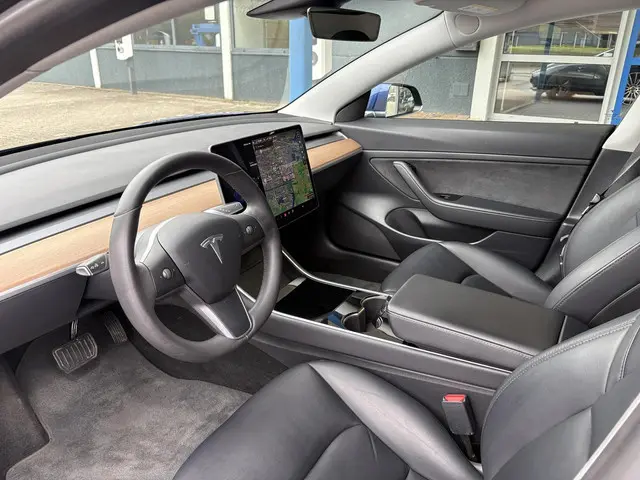 Tesla Model 3 Standard RWD Plus 60 kWh 2020 Elektrisch 16