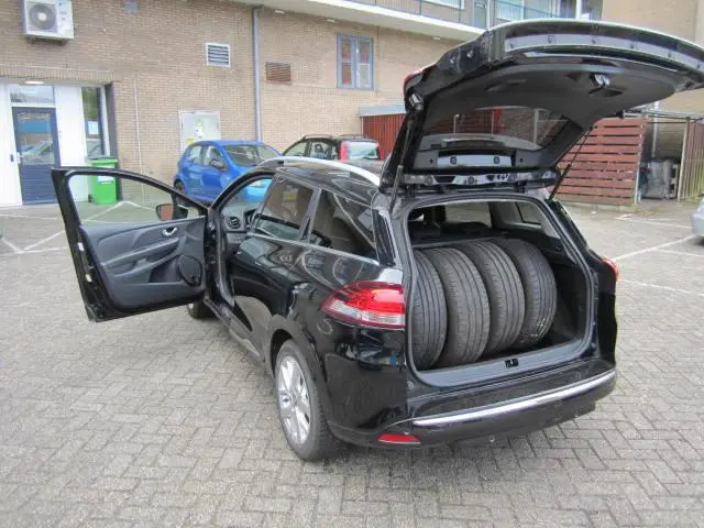 Renault Clio Estate 0.9 TCe Limited 2018 Benzine 8