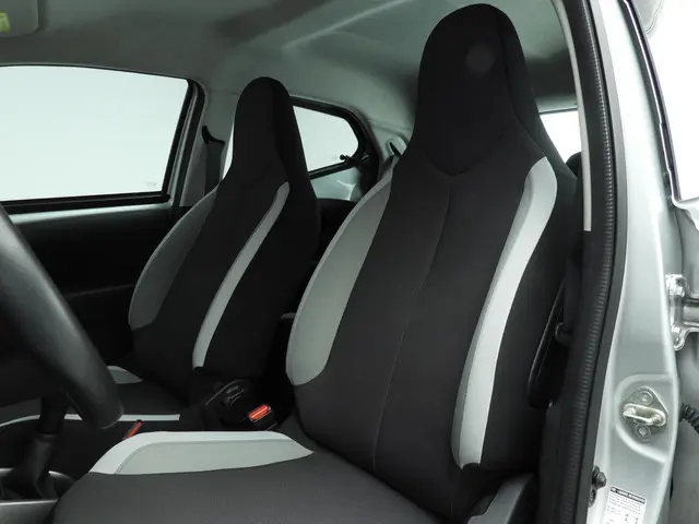 Toyota Aygo 1.0 VVT-i x-play 2016 Benzine 8