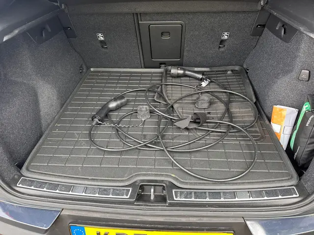 Volvo XC40 1.5 T5 Recharge R-Design 2021 Hybride Benzine 8