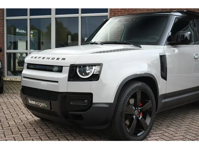 Land Rover Defender 110 3.0 D250 2023 Diesel 21