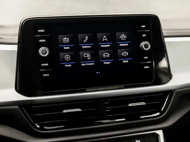 Volkswagen T-Roc 1.5 TSI Life Sport 2023 Benzine 25