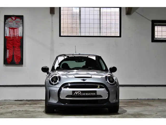 MINI Electric Mini Essential 33 kWh 2023 Elektrisch 3