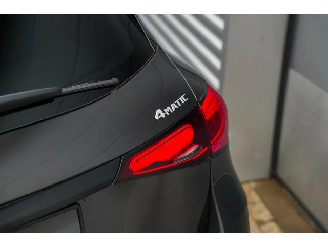 Mercedes-Benz GLC 220d 4MATIC AMG Line 2025 Diesel 34
