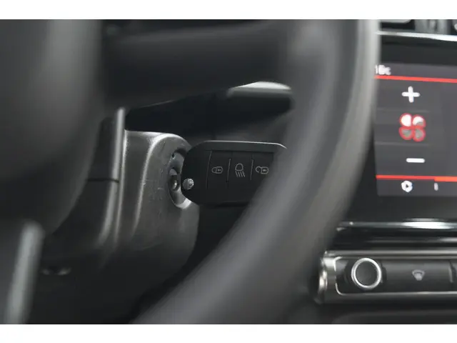 Citroën C3 PureTech 110 EAT6 C-Series 2024 Benzine 33