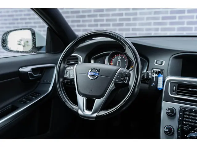 Volvo V60 2.0 T4 Ocean Race 2018 Benzine 21