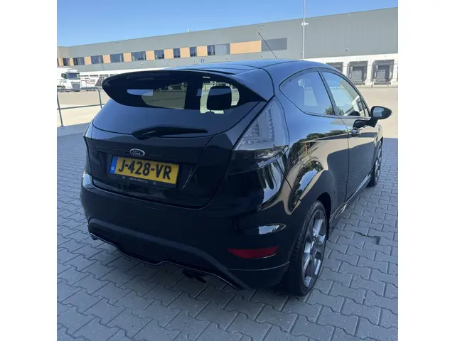 Ford Fiesta 1.6 ST1 | Uniek | Super Netjes ! 2014 Benzine 4