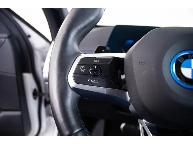 BMW X1 xDrive25e 2024 Hybride Benzine 45