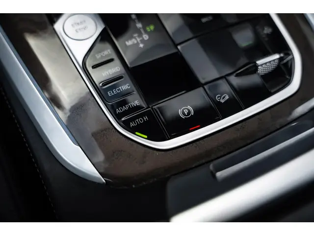 BMW X5 xDrive45e High Executive 2023 Hybride Benzine 37