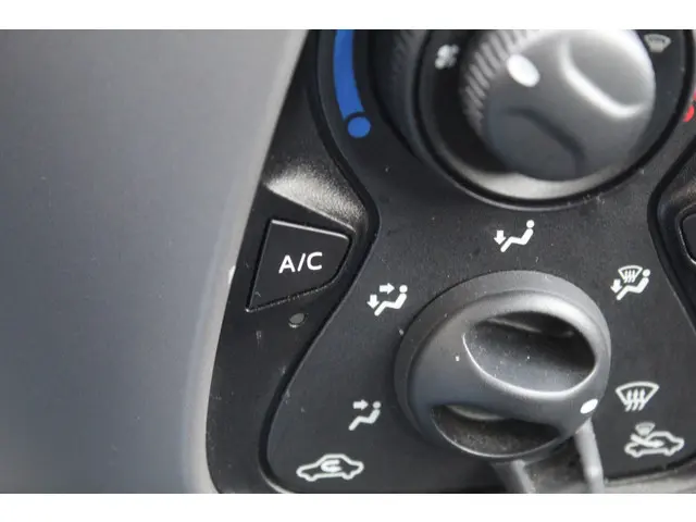 Peugeot 108 1.0 e-VTi Active//Camera//Carplay!! 2021 Benzine 14