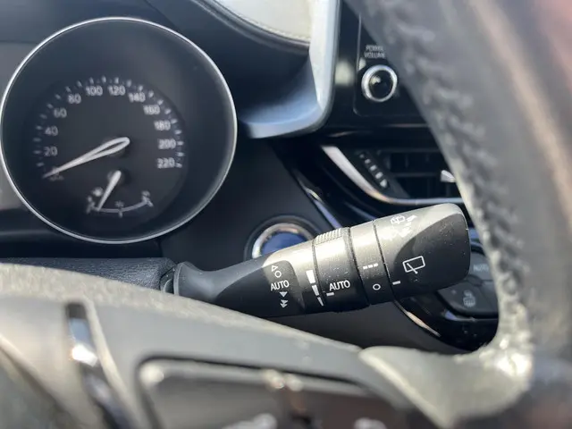 Toyota C-HR 2.0 Hybrid Dynamic 2020 Hybride Benzine 12