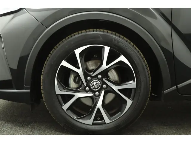 Toyota C-HR 2.0 Hybrid Dynamic 2021 Hybride Benzine 37