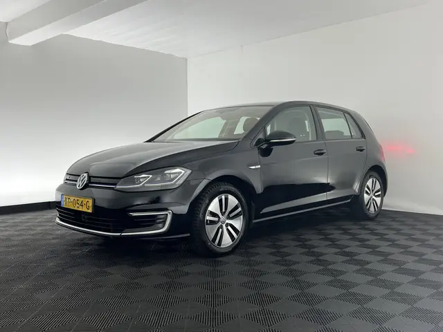 Volkswagen e-Golf {SOH-88%} 2019 Elektrisch 3