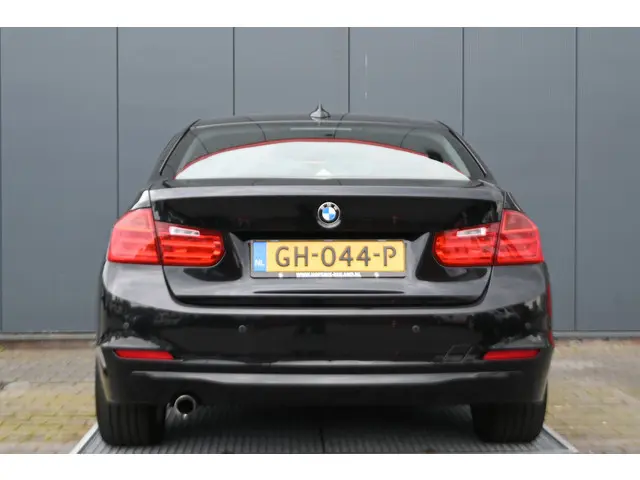 BMW 3 Serie 316i Business 2015 Benzine 5