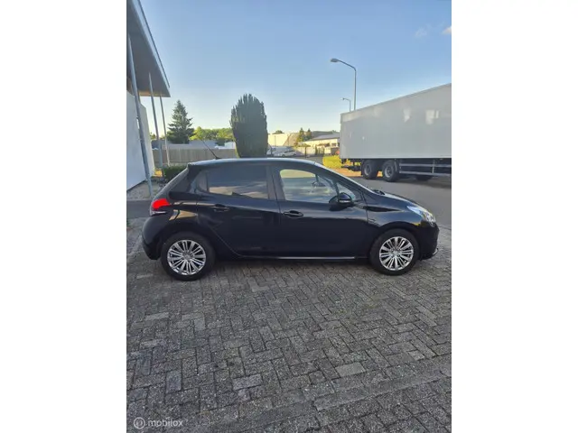 Peugeot 208 1.2 PureTech Allure 2017 Benzine 5