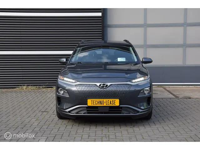Hyundai Kona EV Premium 64 kWh + Trekhaak 2019 Elektrisch 3