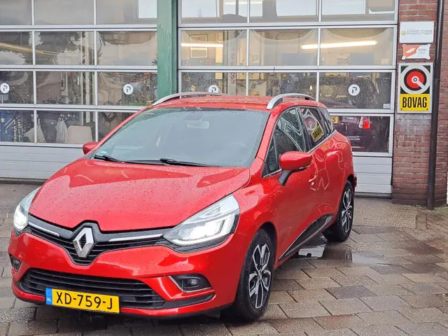 Renault Clio Estate 0.9 TCe Limited/Trekhaak 2018 Benzine