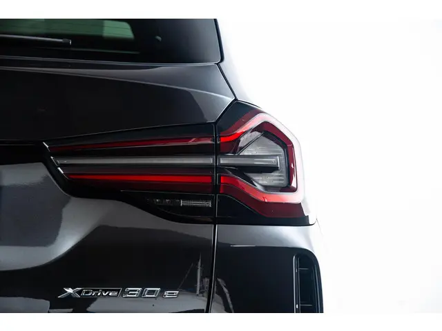 BMW X3 xDrive30e High Executive 2022 Hybride Benzine 43