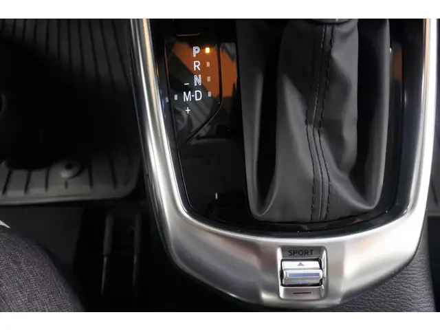 Mazda 2 1.5 90pk Automaat Signature 2020 Benzine 33