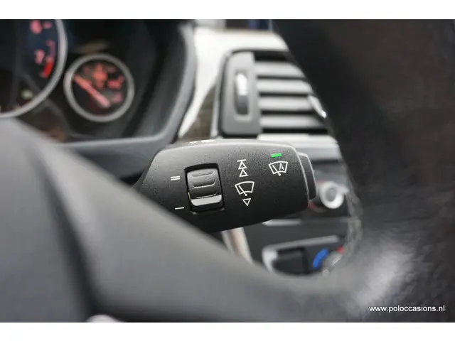 BMW 3 Serie 320i 2012 Benzine 19