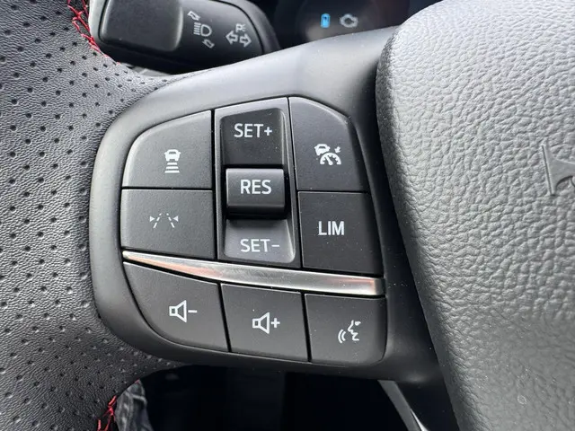 Ford Kuga 2.5 PHEV ST-Line X 2026 Hybride Benzine 17