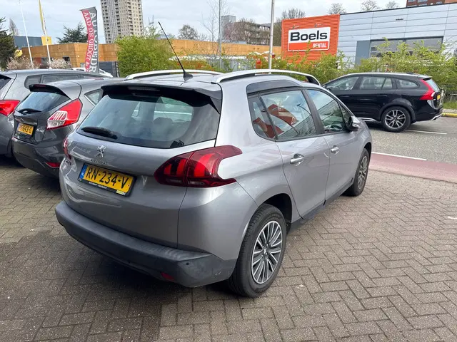 Peugeot 2008 1.2 PureTech Blue Lion 2018 Benzine 3