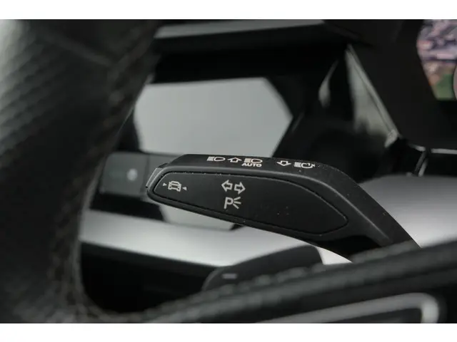 Audi A3 Sportback 30 TFSI 110pk S-line 2023 Benzine 35