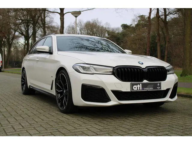 BMW 5 Serie Touring 520i 2022 Benzine 11