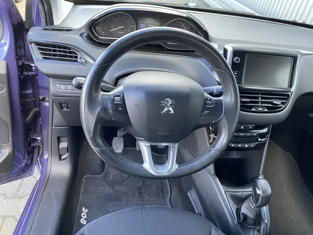 Peugeot 208 1.2 VTi Active 2013 Benzine 4