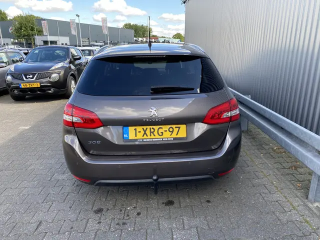 Peugeot 308 SW 1.2 e-THP Première 2014 Benzine 8