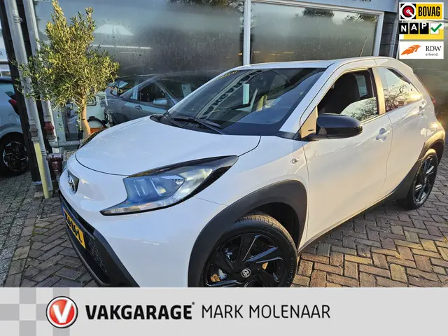 Toyota Aygo X 1.0 VVT-i S-CVT Play,Automaat 2025 Benzine