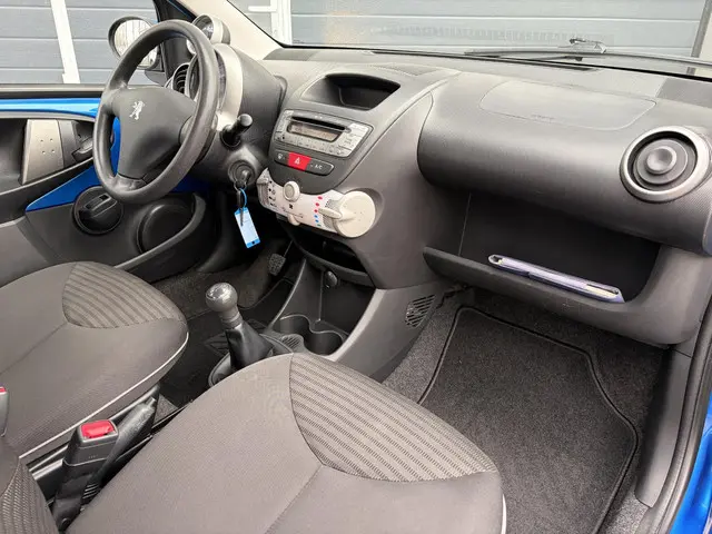 Peugeot 107 1.0 Active 2014 Benzine 13