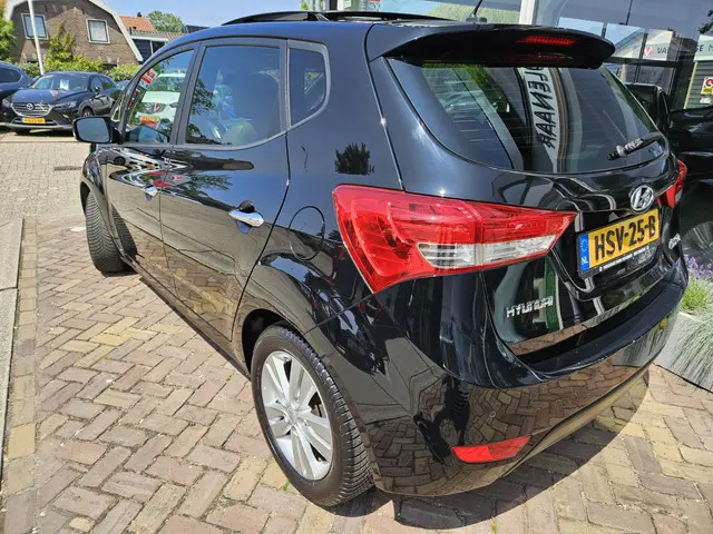 Hyundai ix20 1.6i Go! automaat,panorama,camera 2013 Benzine 6