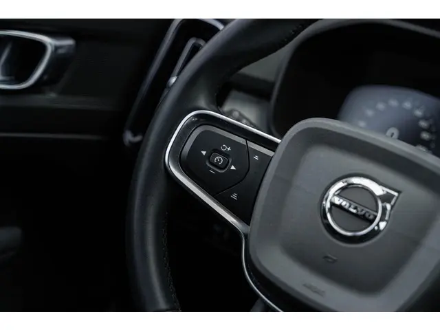 Volvo XC40 1.5 T2 Momentum Business 2021 Benzine 23