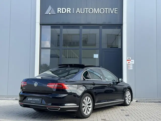 Volkswagen Passat 1.4 TSI R-Line / Pano / Leder 2016 Benzine