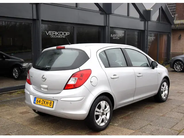 Opel Corsa 1.2-16V Rhythm 2012 Benzine 10