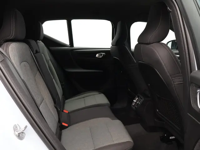 Volvo XC40 2.0 B4 Plus Dark 2024 Benzine 9