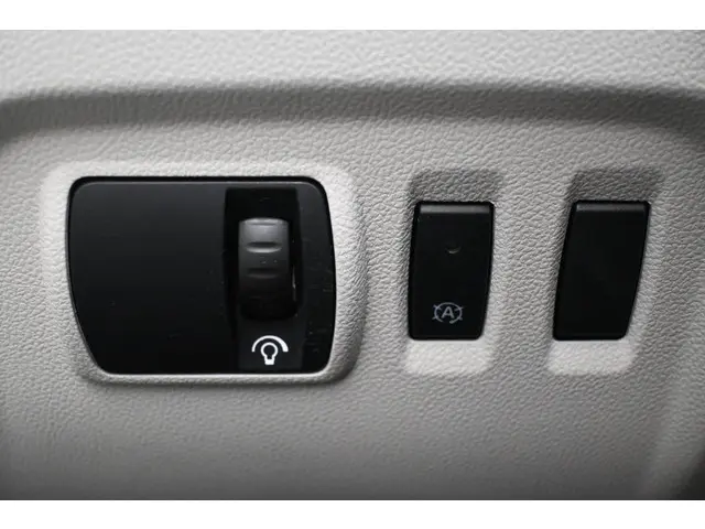 Renault Captur TCe 150 EDC Initiale Paris 2019 Benzine 28