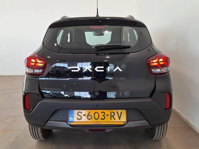 Dacia Spring 3