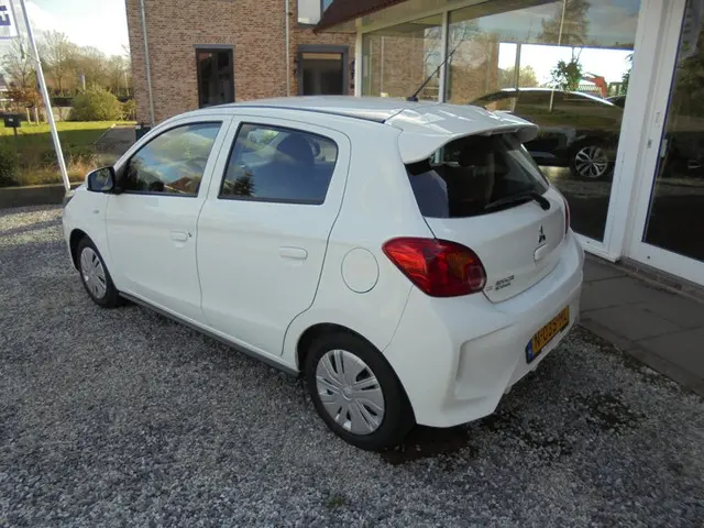 Mitsubishi Space Star 2