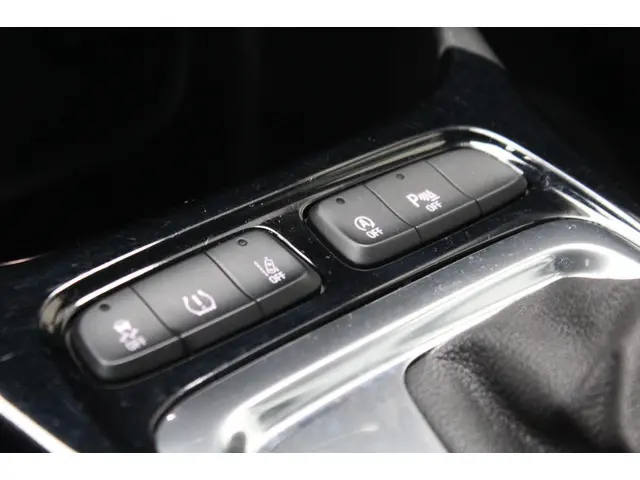 Opel Crossland X 1.2 Turbo 120 Jaar Edition 2019 Benzine 26