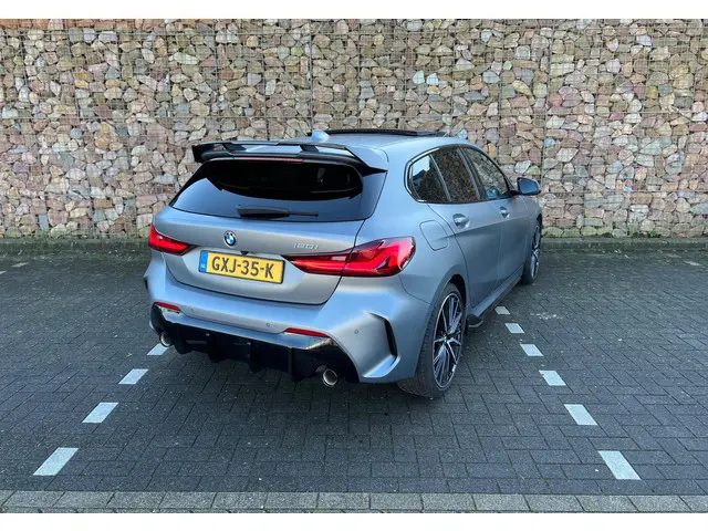 BMW 1 Serie 120i 2023 Benzine 6