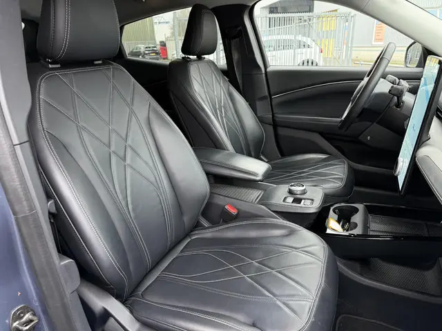 Ford Mustang Mach-E Aut. Extended 98kWh 2021 Elektrisch 13