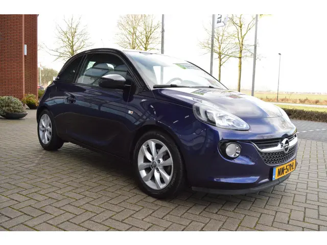 Opel ADAM 1.2 airco , cruise control 2016 Benzine 8