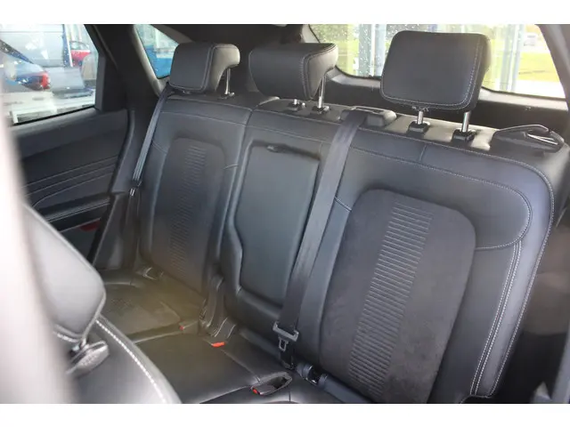 Ford Kuga 2.5 PHEV Active X 2024 Hybride Benzine 13