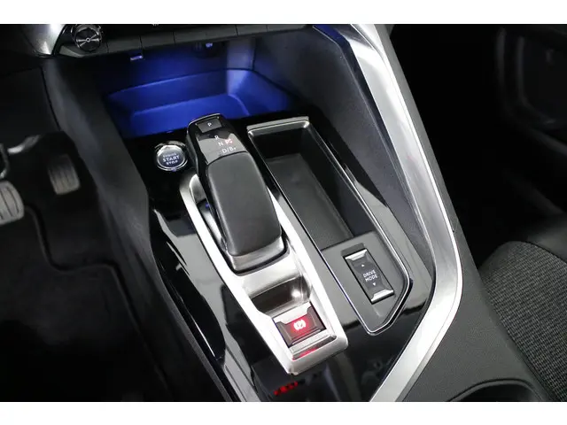 Peugeot 3008 1.6 HYbrid 225 Allure 2020 Hybride Benzine 19