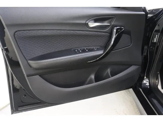BMW 1 Serie 125i M-sport Led ALL-Black 2016 Benzine 17