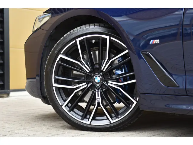 BMW 5 Serie 530i High Executive 2021 Benzine 49